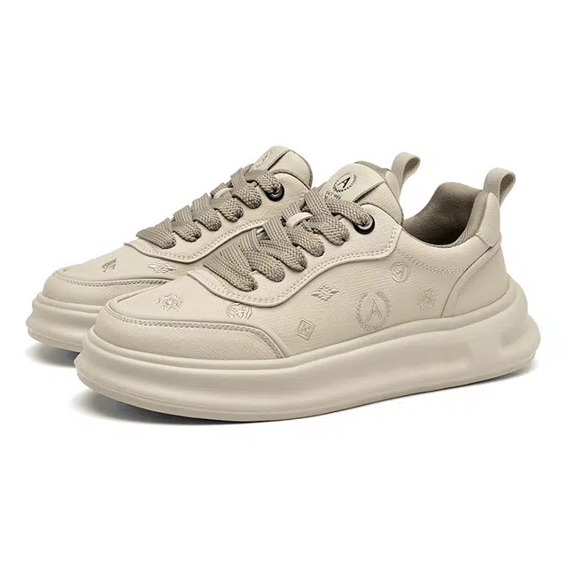 Aokang Letter Embossed Low Top Sneakers