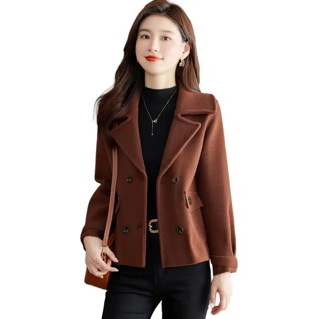 稻草人 简约百搭休闲舒适双排扣短款绒感外套 女款