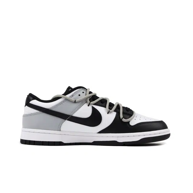 Nike Dunk Low "Panda"