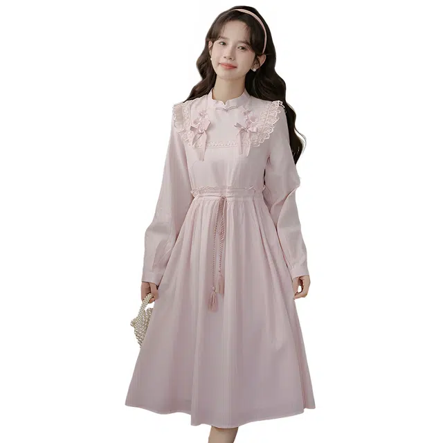 荟萃阁 蝴蝶结刺绣灯笼袖收腰显瘦复古长裙长袖连衣裙 女款