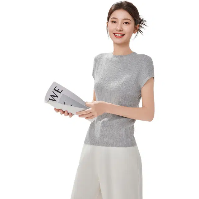 爱依服 简约纯色成熟常规通勤风修身针织衫 女款