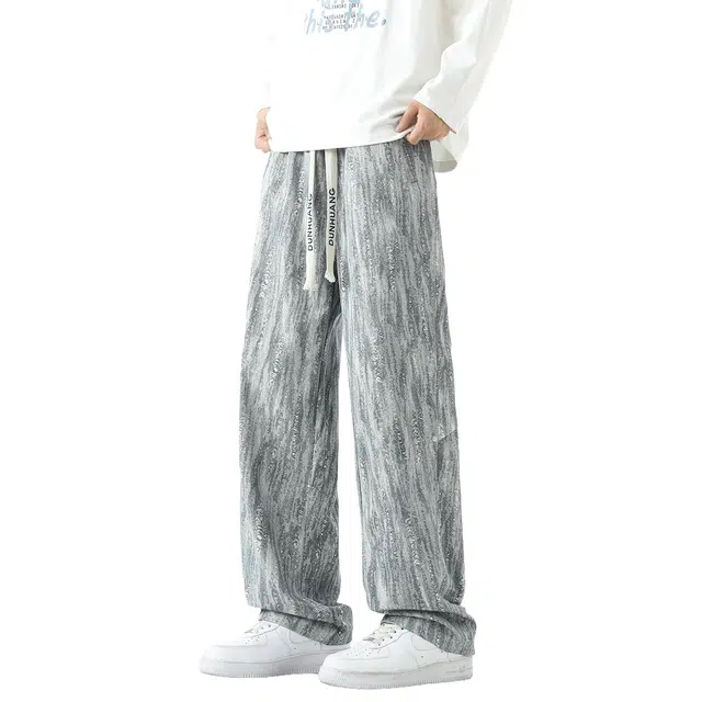 敦煌博物馆 美式高街扎染设计氛围感字母刺绣系带抽绳简约复古户外运动纹理感大码宽松柔软垂感舒适直筒休闲裤 男女同款