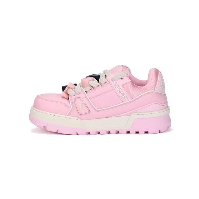 LOUIS VUITTON Trainer Maxi LOVE