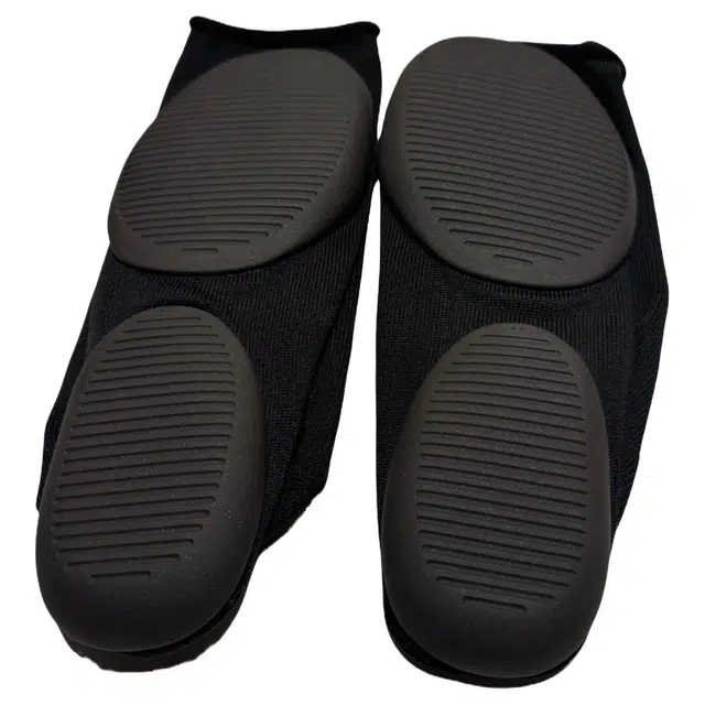 YEEZY Pods