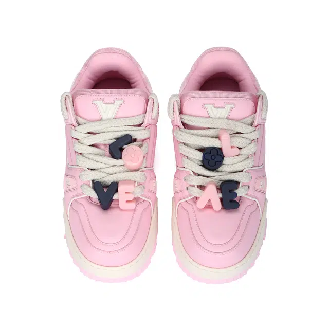 LOUIS VUITTON Trainer Maxi LOVE