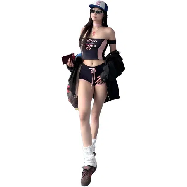 敲模女孩 美式辣妹风复古运动风撞色拼接一字肩上衣低腰显瘦短裤休闲套装 女款