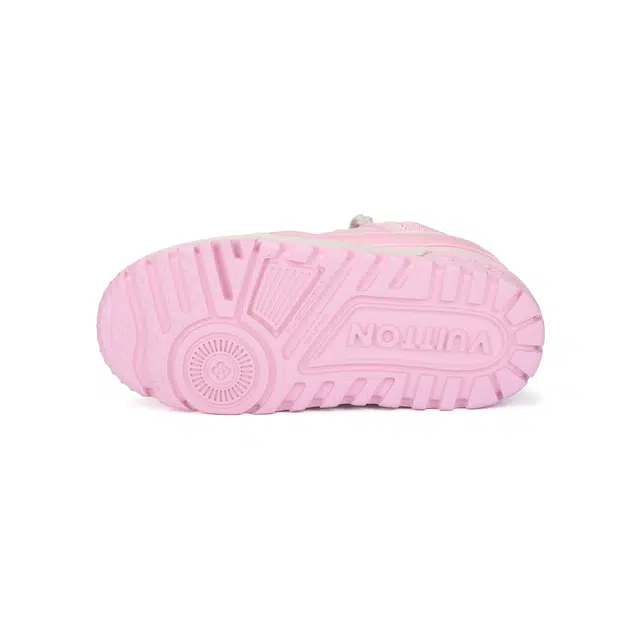 LOUIS VUITTON Trainer Maxi LOVE