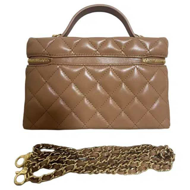 CHANEL 25B
