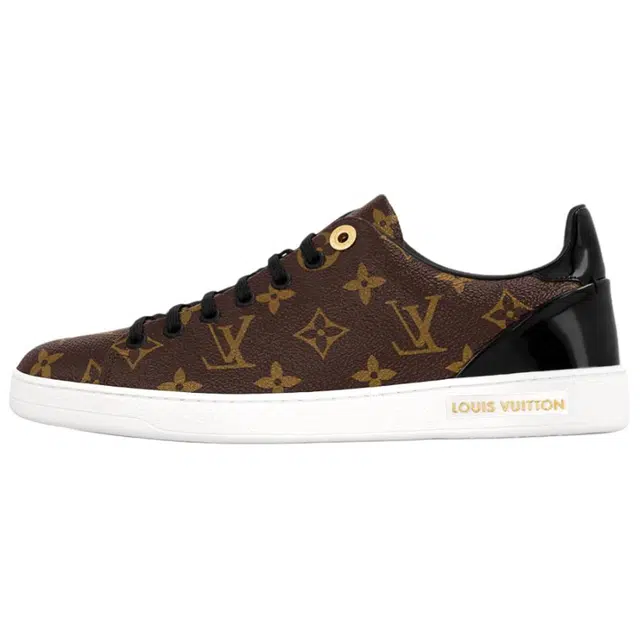 LOUIS VUITTON Frontrow