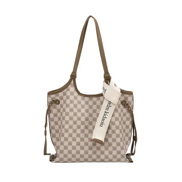 PESASRIE PVC Tote