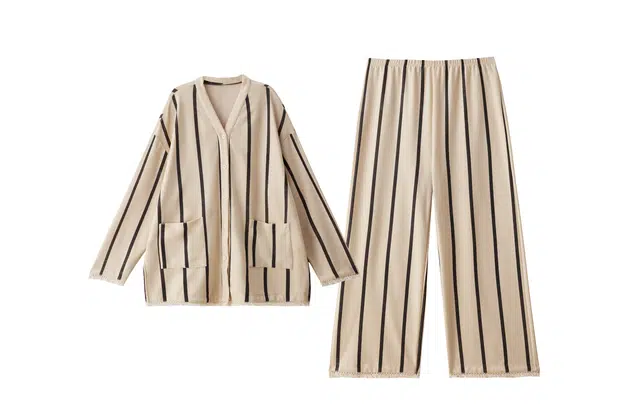 俏薇妮 【云柔织】春秋款带胸垫一体条纹长袖宽松家居服睡衣套装 女款