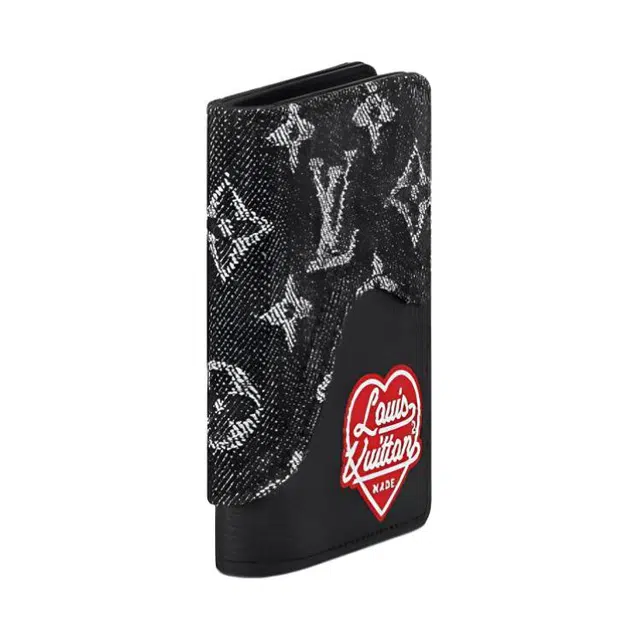 LOUIS VUITTON x NIGO