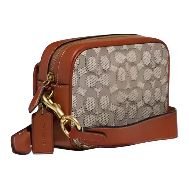 COACH Studio 19