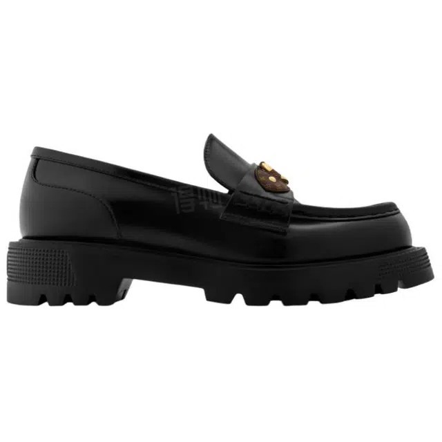 LOUIS VUITTON District