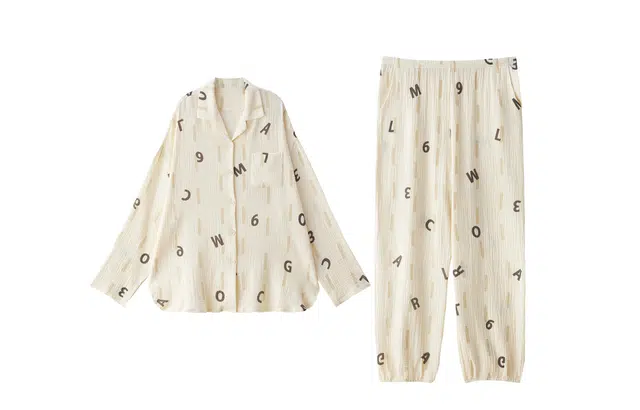 俏薇妮 春秋款纯棉纱布婴儿棉带胸垫一体字母长袖长裤套装睡衣礼盒 女款