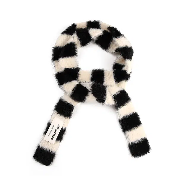 俞兆林 韩版秋冬小众毛绒条纹窄版长条围脖百搭高级感搭配氛围感辣妹装饰拍照 绒线围巾 女款