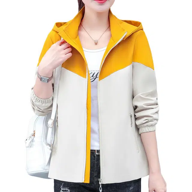 缪斯的诱惑 经典时尚设计拼色轻便山系户外运动休闲防风保暖工装登山服耐磨冲锋上衣简约软壳衣宽松显瘦舒适柔软百搭立领连帽夹克外套 女款