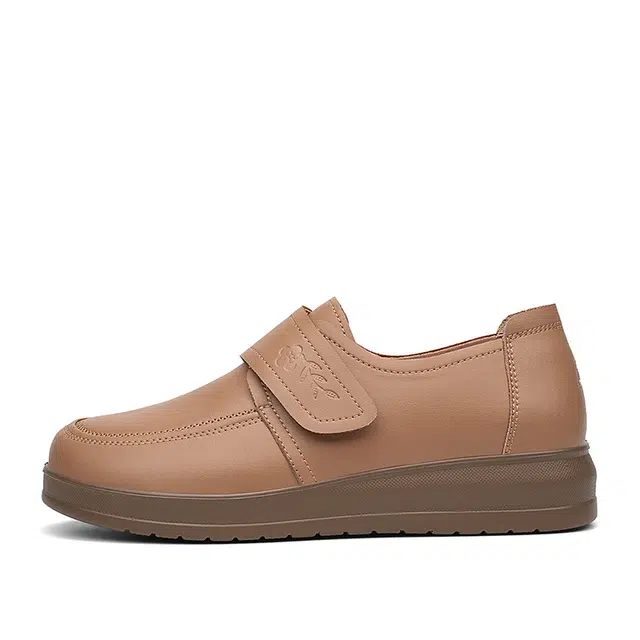 足力健 皮鞋 合成革牛剖层革 舒适 时尚 简约 耐磨 生活 随性 百搭 柔软 经典 休闲单鞋 女