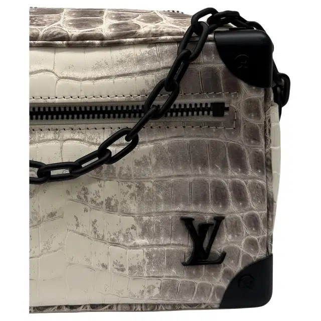 LOUIS VUITTON SOFT TRUNK