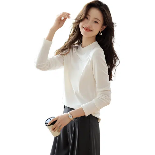 沫晗依美 经典百搭显瘦打底纯色常规长袖圆领针织衫 女款