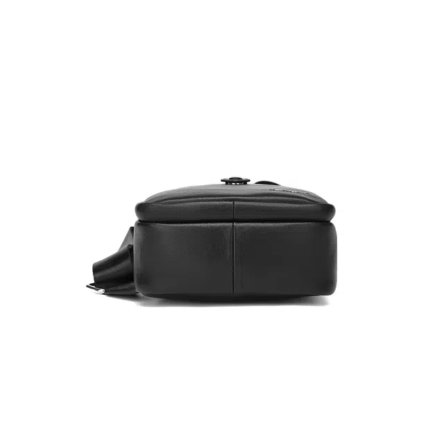 稻草人 潮流时尚机能机车骑行休闲简约纯色通勤 牛皮 胸包 常规 男款 黑色