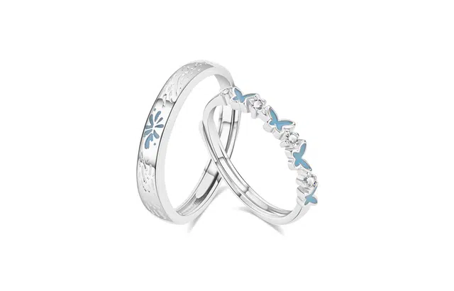 牧言 蝴蝶烟花 轻奢精致气质甜蜜浪漫高级感 小众设计不规则肌理素圈蓝蝶闪锆对戒夜光变色可调节指环 好运 合金 戒指 男女同款情侣款