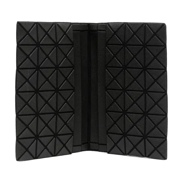ISSEY MIYAKE