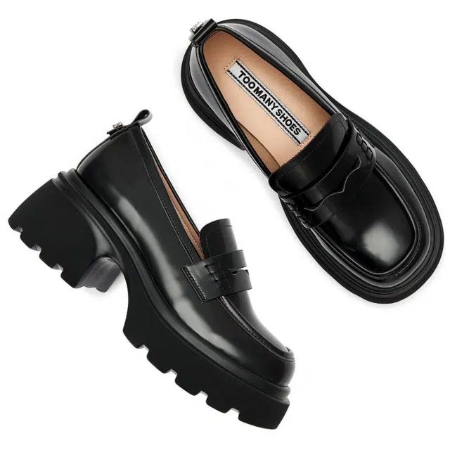 TOOMANYSHOES