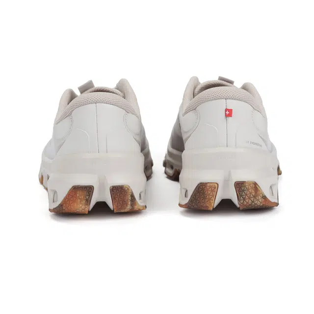 On x LOEWE Cloudventure 2.0