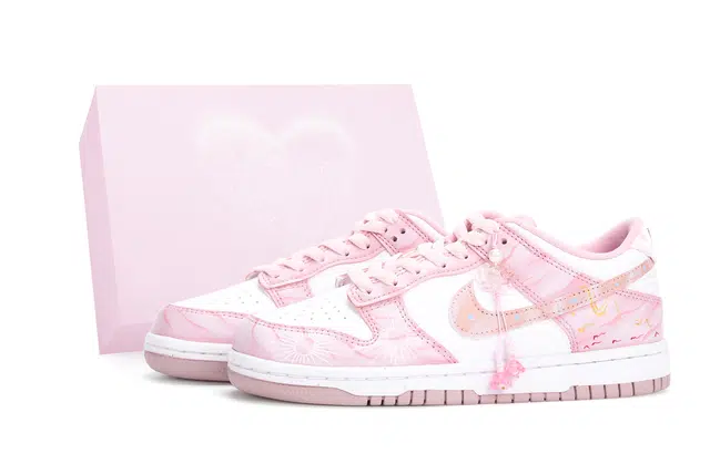 Nike Dunk Pink Velvet