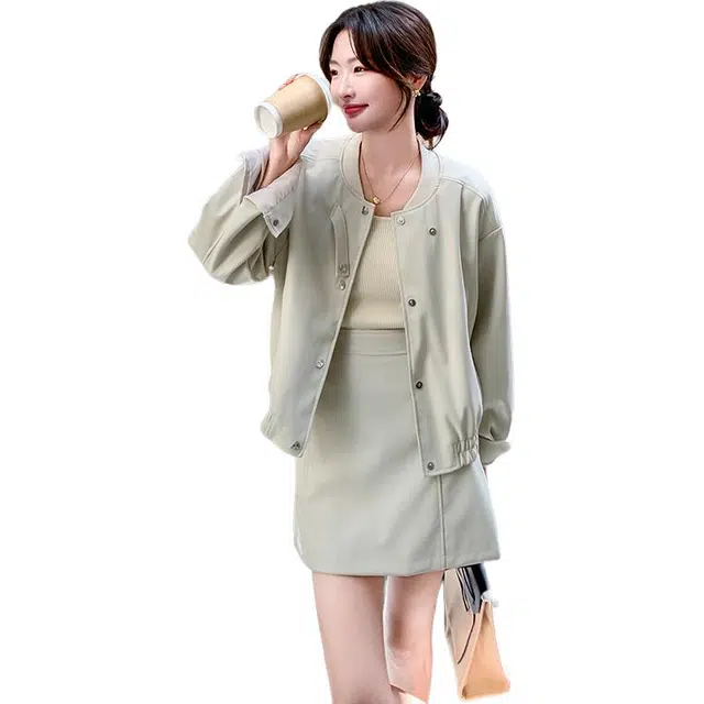 袋鼠 复古洋气时尚气质宽松纯色两件套质感皮衣裙装套装 女款