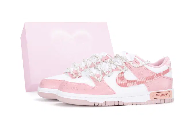 Nike Dunk Pink Velvet