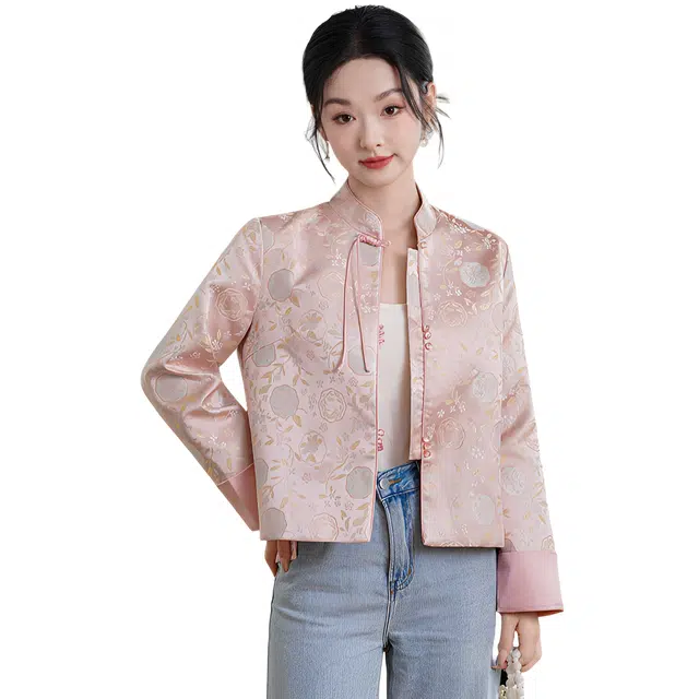 荟萃阁 新中式重工缎面提花盘扣立领长袖国风改良显瘦淑夹克 女款
