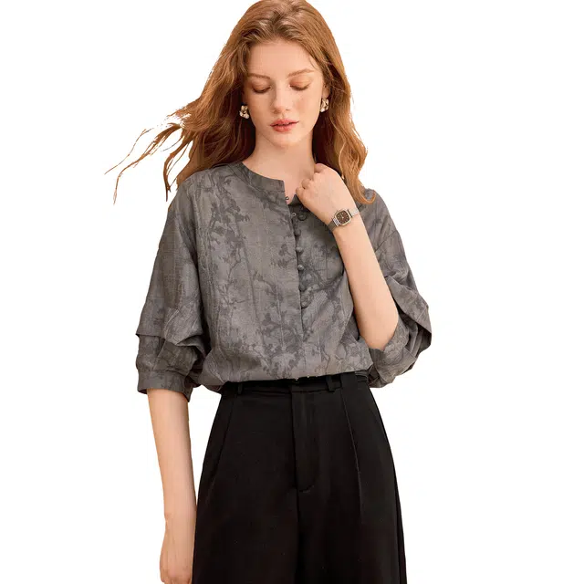 她池 复古气质圆领单排扣宽松款落肩长袖衬衫 女款