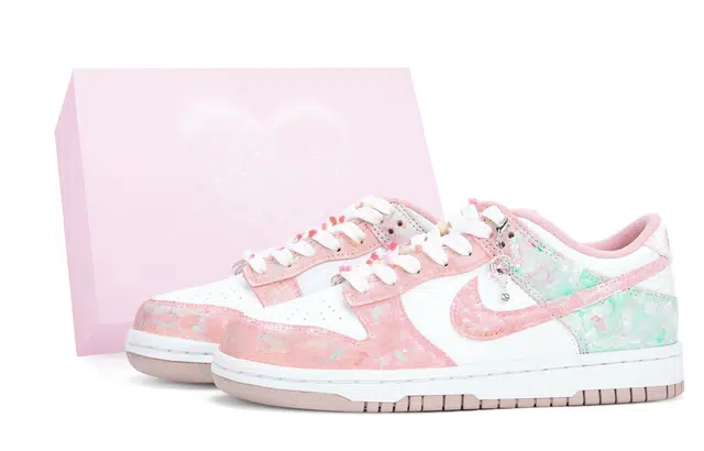 Nike Dunk Pink Velvet