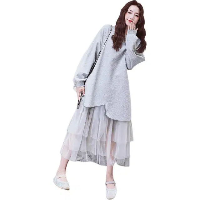 稻草人 简约时尚休闲舒适百搭宽松网纱拼接针织长袖连衣裙 女款