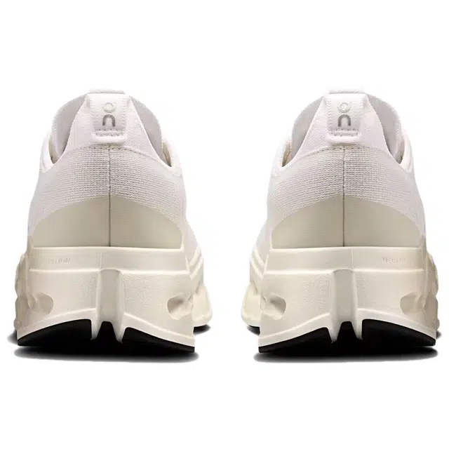 On Cloudsurfer Max Wide