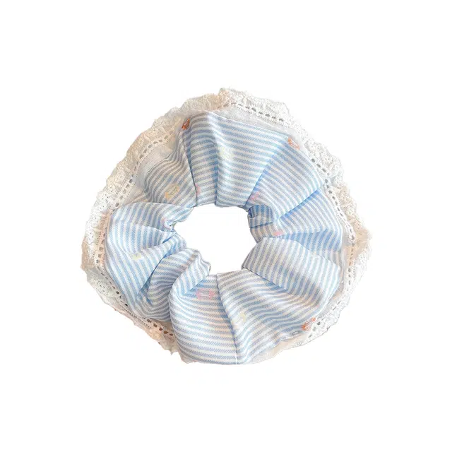 前方大荒野 蓝白蕾丝大肠圈镂空裙边清新文雅温柔迷人法式日常百搭马尾辫#好运 棉麻 发圈 女款