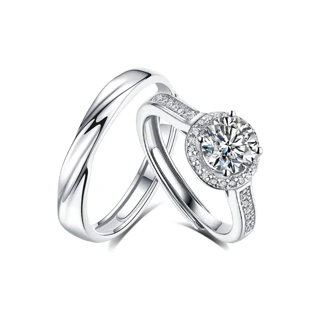 【一克拉钻戒】 凤祥囍事 老凤祥 爆闪满天星镶满钻莫桑钻婚戒对戒 素圈可调节 钟爱久久 真情承诺订婚求婚告白 纯银 戒指 男女同款情侣款