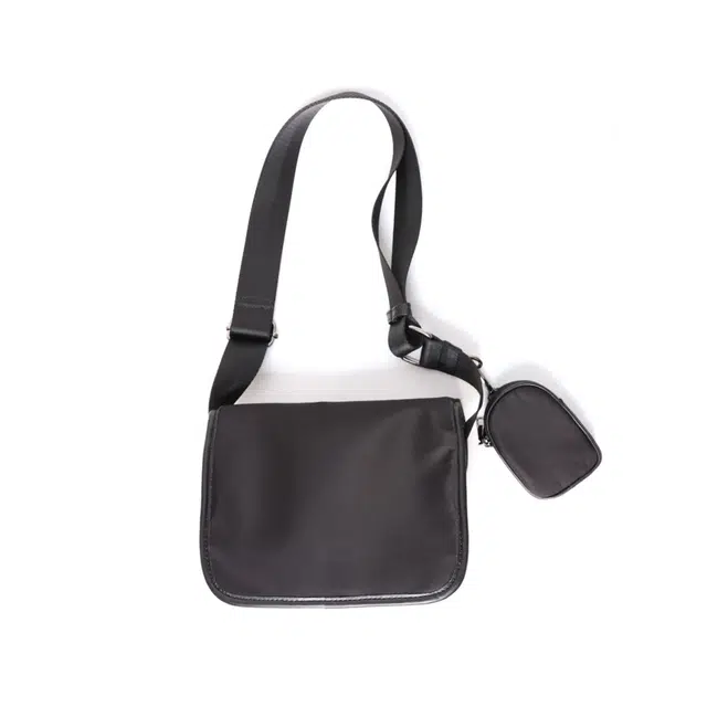 木林森 时尚简约防水耐磨纯色学生通勤出游三合一休闲百搭 尼龙 斜挎包邮差包 常规 男女同款情侣款 黑色