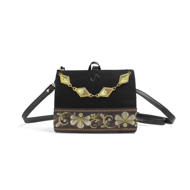 阿玛尼【定制化妆包】小花 菱光绣影 典雅 复古 时尚 精致 民族风 约会  通勤 尼龙黑色高定包