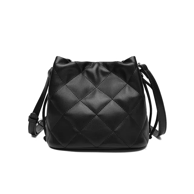 稻草人 高级感菱格小香风链条时尚气质百搭通勤实用小众轻便 牛皮拼合成革 水桶包斜挎单肩手提包 常规 女款 多色