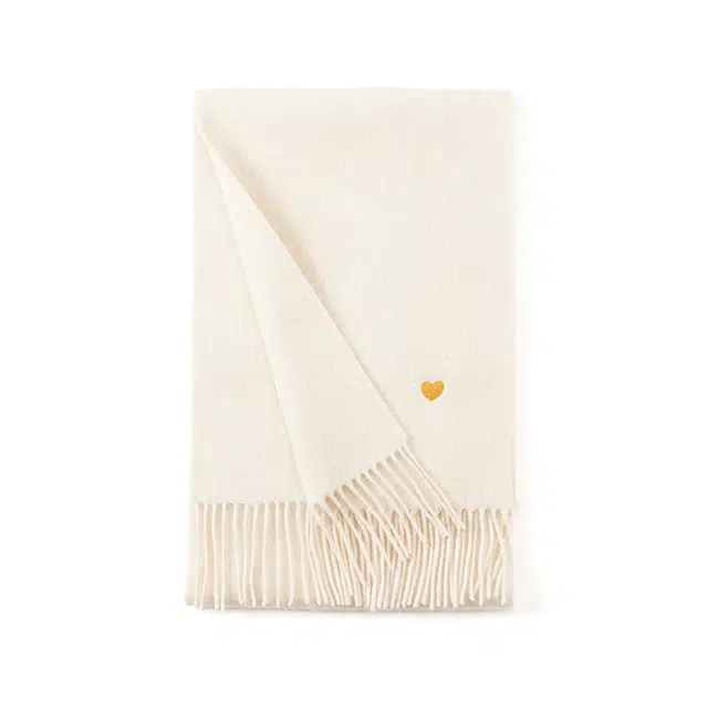 玖慕 刺绣亲肤保暖披肩 绵羊毛 绒线围巾 女款