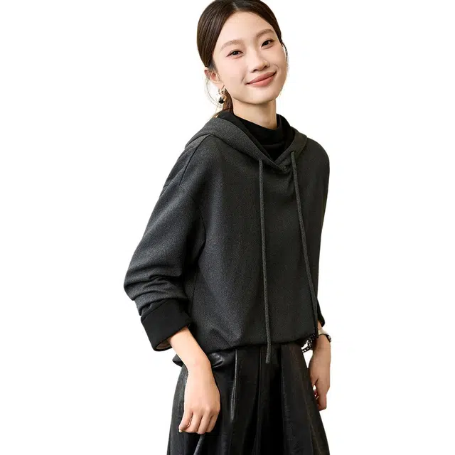 沫晗依美 百搭简约舒适时尚长袖卫衣 女款