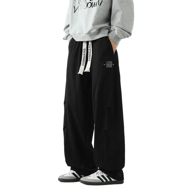 敦煌博物馆 户外机能垂感拖地褶皱设计美式高街宽松大码百搭刺绣系带中腰日常跑步篮球直筒运动休闲裤 男女同款