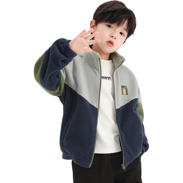 左西 童装 拼色立领卡通图案标志绒感外套 儿童款 藏青色