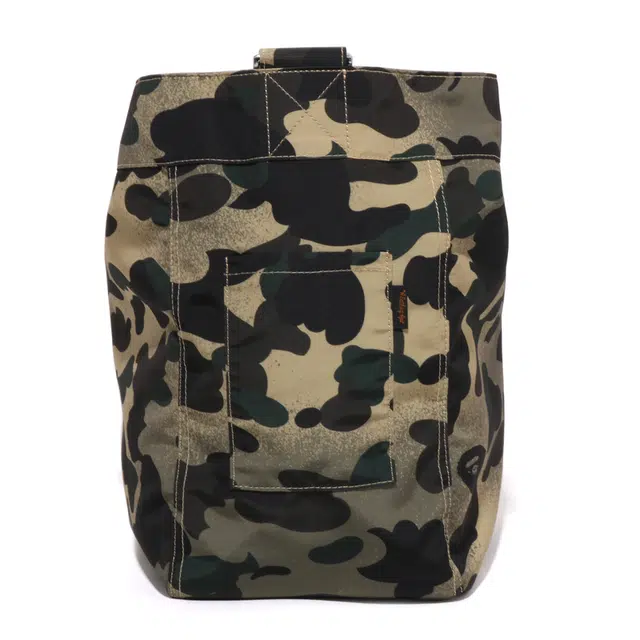 A BATHING APE