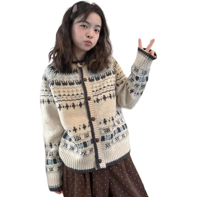 黛尔佳人 高级感复古提花圆领毛织开衫女秋冬加厚单排扣宽松费尔岛上衣外套针织衫 女款