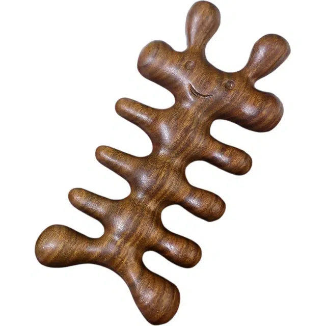 得笙陌 雕刻可爱蜈蚣按摩梳独特造型 绿檀 梳子 男女同款情侣款