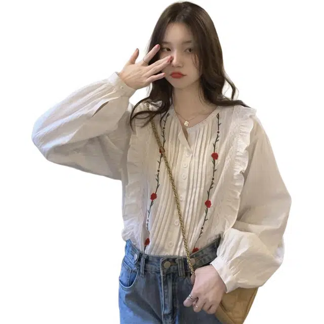 梨九九 设计感小众法式温柔风花朵刺绣排扣长袖衬衣潮衬衫 女款